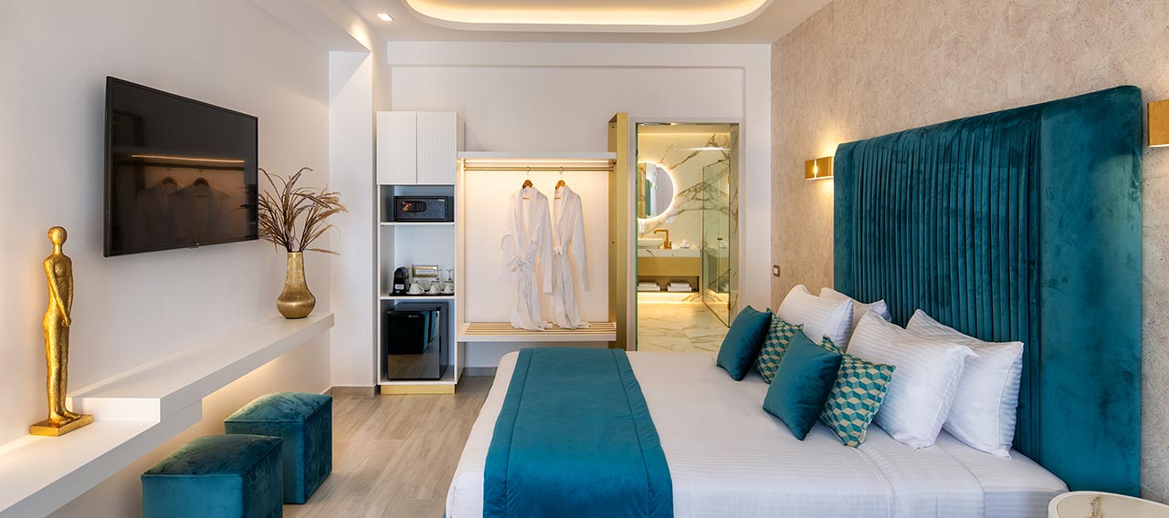Aura Suites, Suite with outdoor tub
